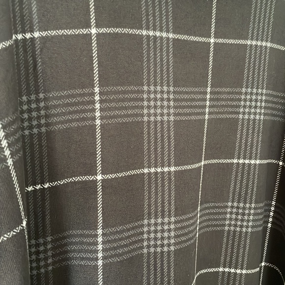 Lot of 2 Honeydew lounge tops size XXL olive green floral, black/white plaid - Picture 10 of 12